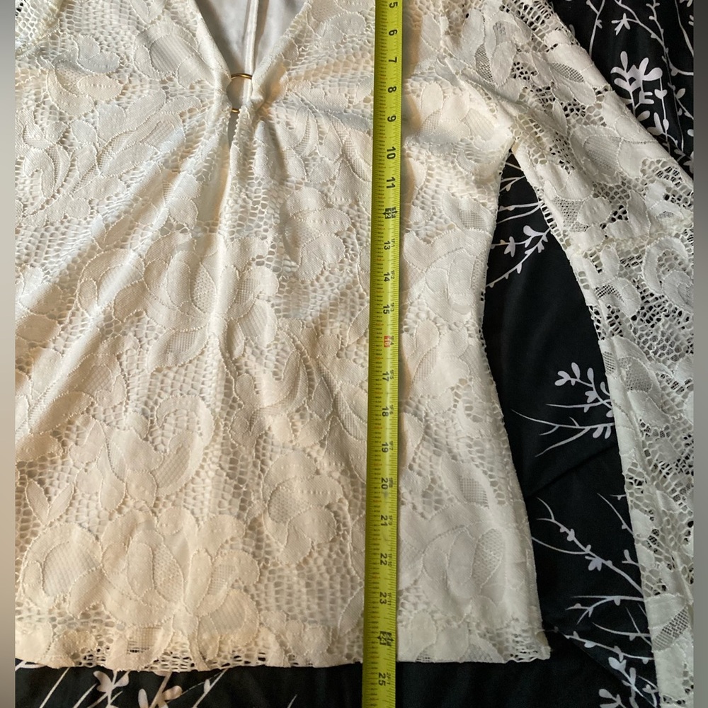 White Lacey blouse size medium - Picture 12 of 14